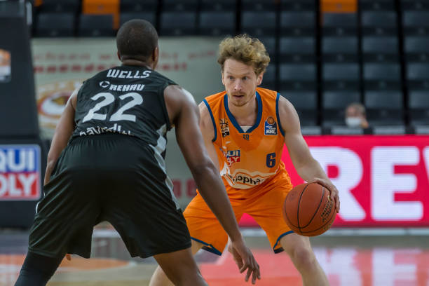 栋士气高涨 栋士气高涨