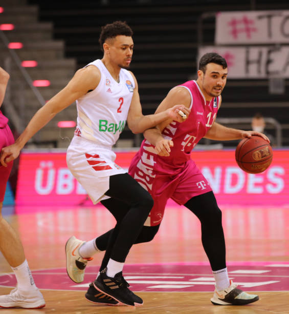 他们再次以 他们再次以